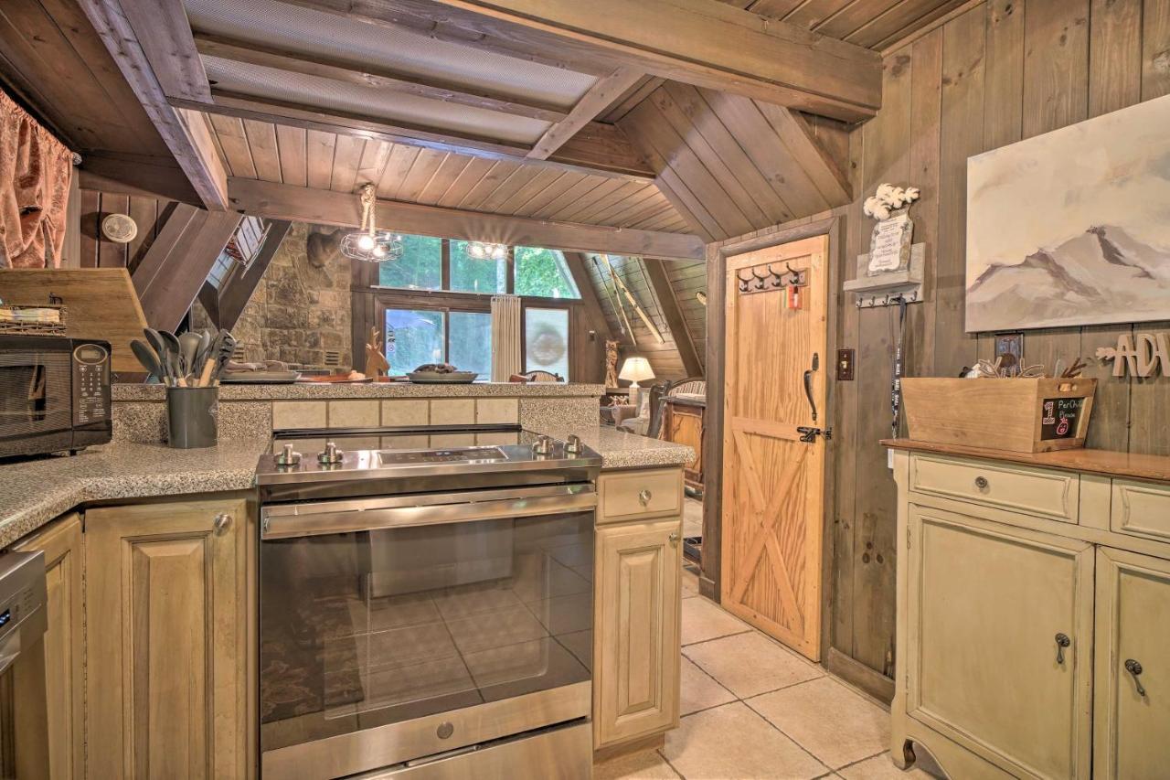 Snuggle Inn In The Heart Of Chalet Village! Gatlinburg Exteriér fotografie