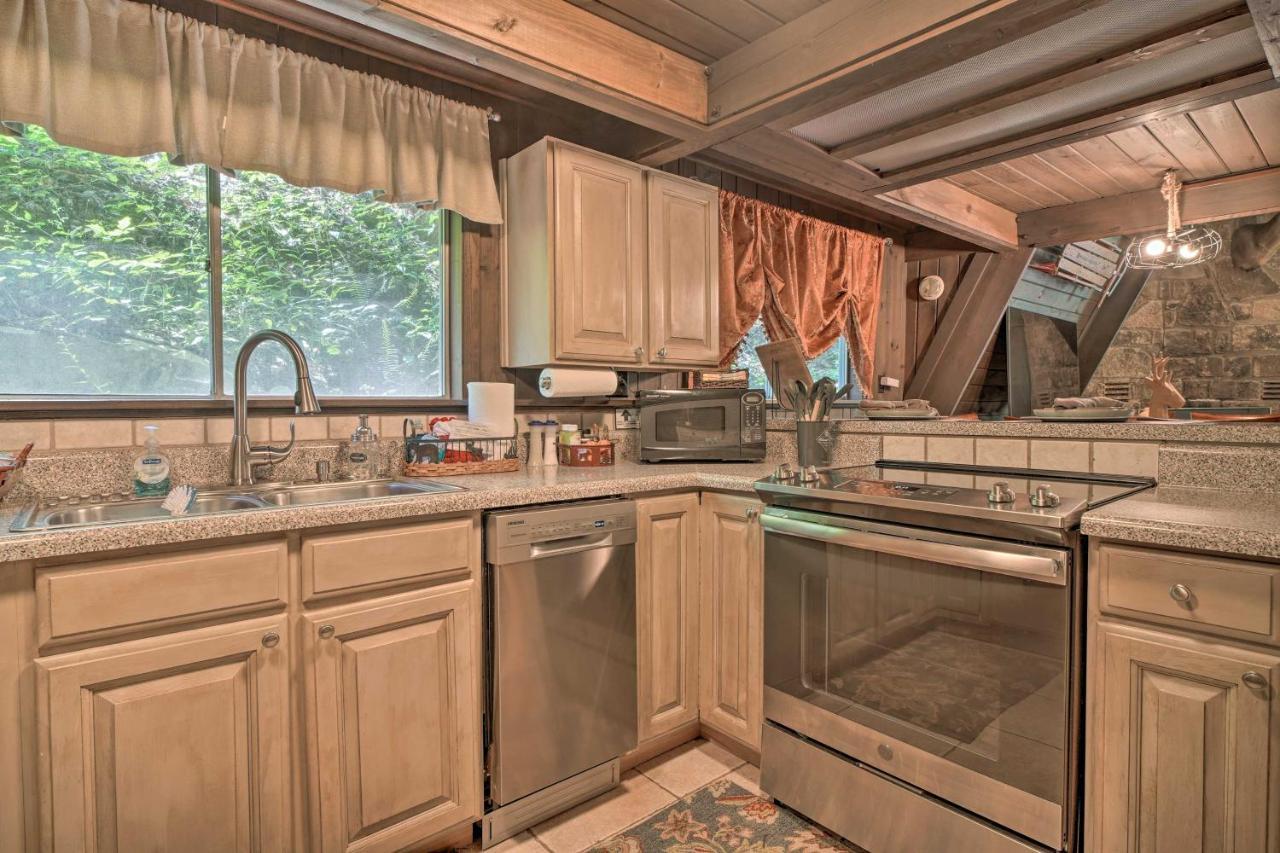Snuggle Inn In The Heart Of Chalet Village! Gatlinburg Exteriér fotografie